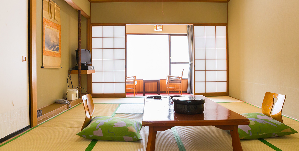 特別室「はなみずき」（和室10畳＋ツインベッド）バストイレ付