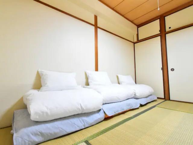 布団3組ご用意しています。