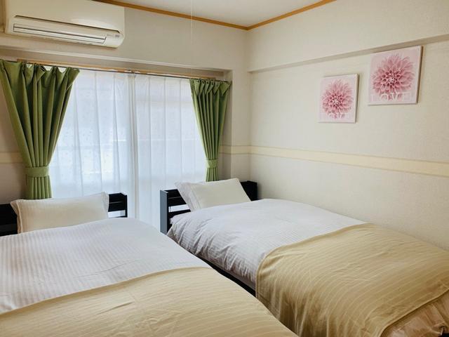 寝室１：シングルベット×２