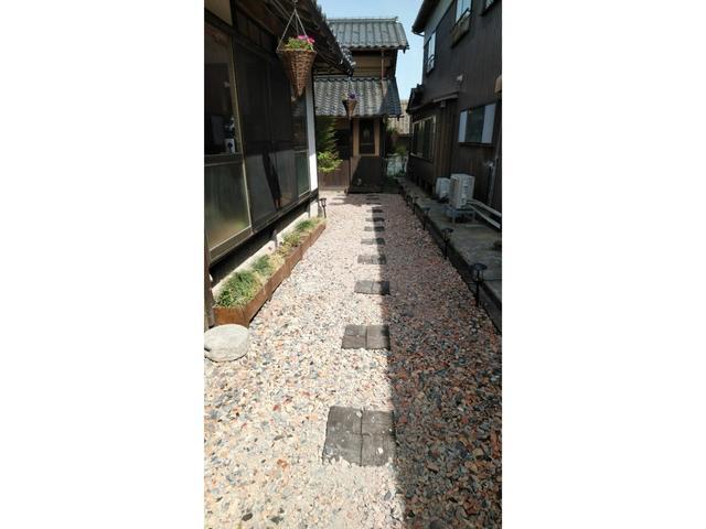 駐車場から施設への道（Road from parking lot to facility）