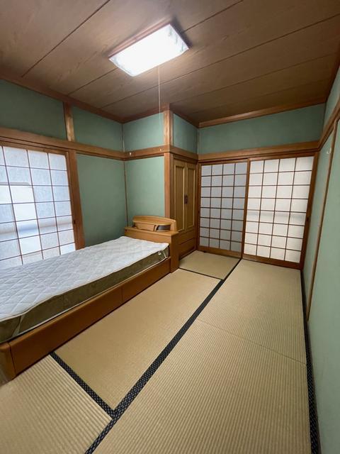 和室6畳　シングルベッド　２