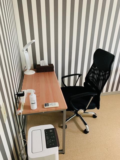 デスク(お部屋によっては壁紙等が異なる場合があります)