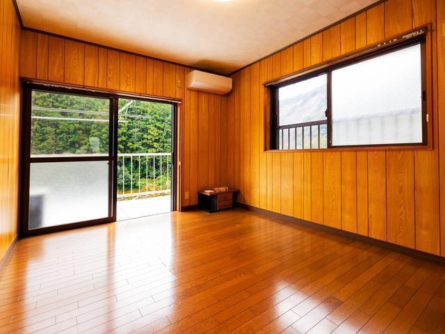 2階のお部屋(6畳)