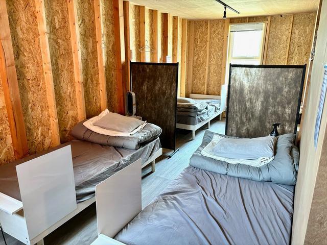 明るいお部屋でエアコンも完備