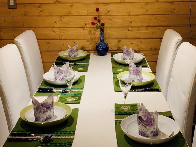 ダイニングテーブル