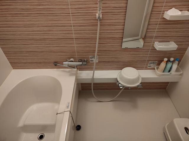 森田屋にはLサイズのユニットバスが2つあります。家族単位での使用可能です。